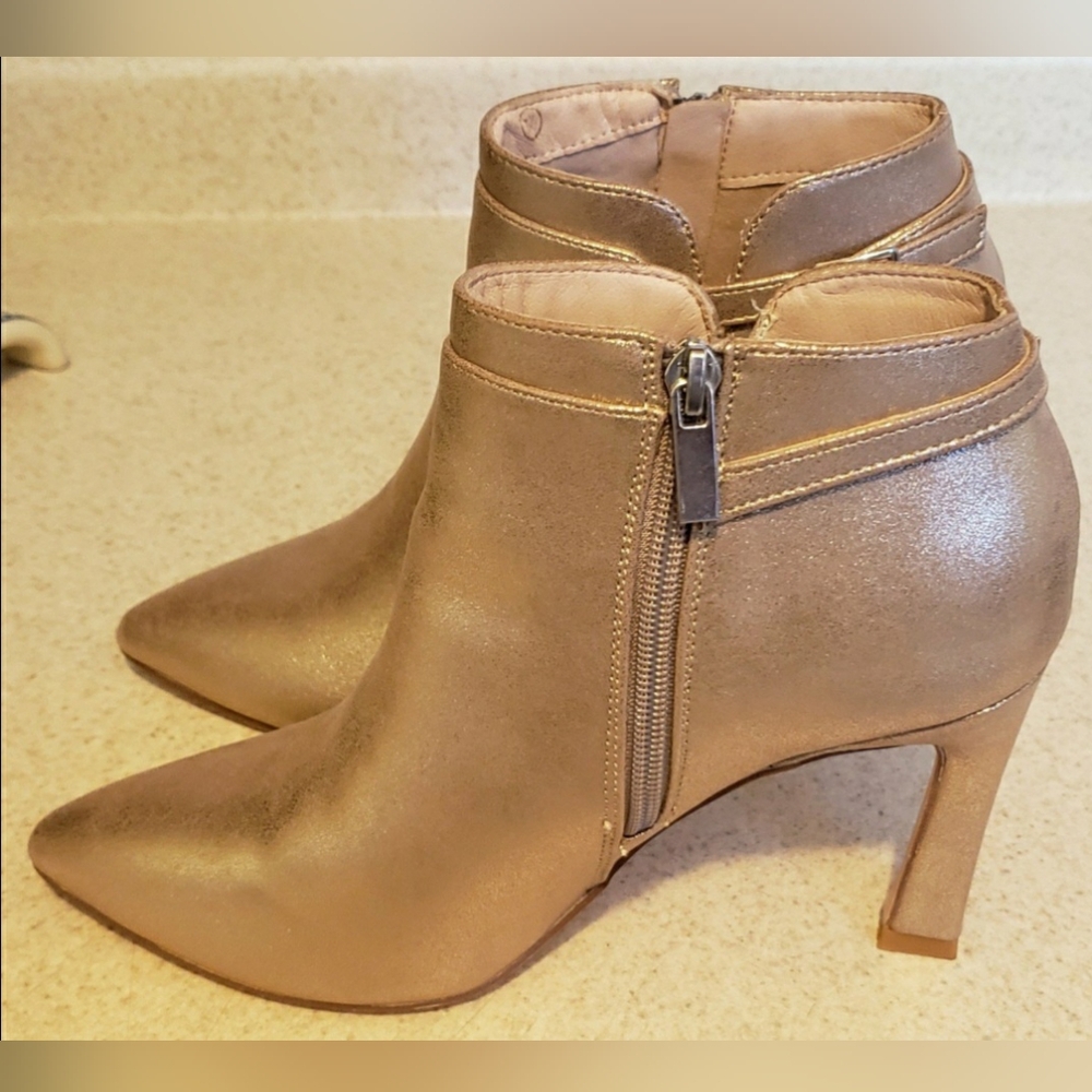Women's Ankle Boots, NEW in gold color